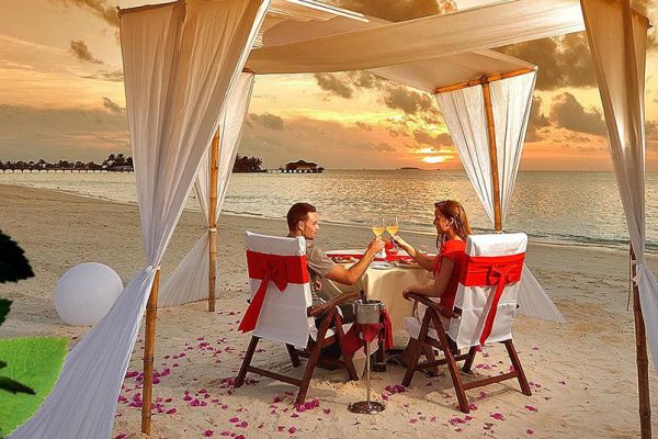 Paradise-Island-Resort-Maldives-Honeymoon-Packages-600x400